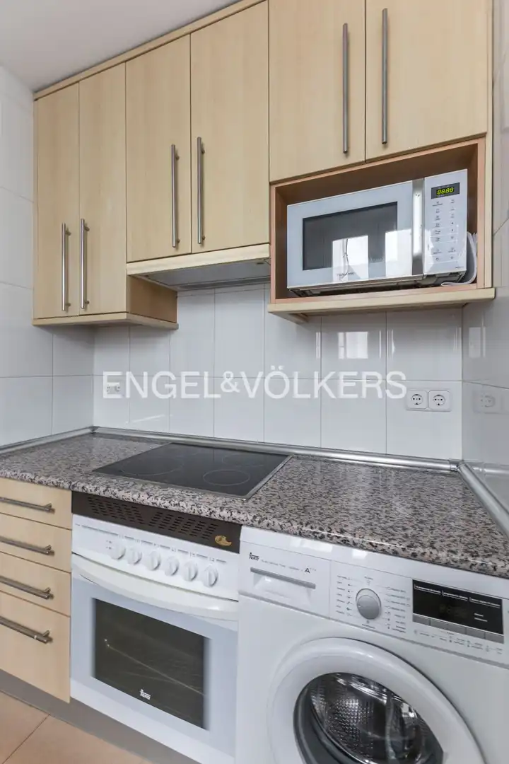 Kitchen of Attic for rent in Barrio de Salamanca
