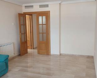 Flat to rent in  Jaén Capital  with Air Conditioner