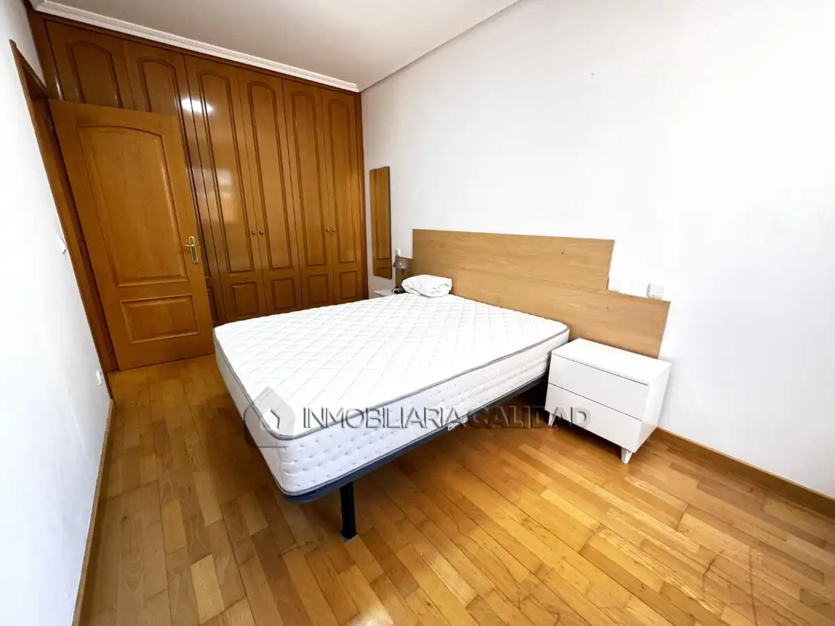 Bedroom of Flat for rent in Burgos  with Heating, Terrace and Storage room