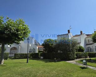 Garden of House or chalet to rent in La Cabrera  with Heating and Swimming Pool