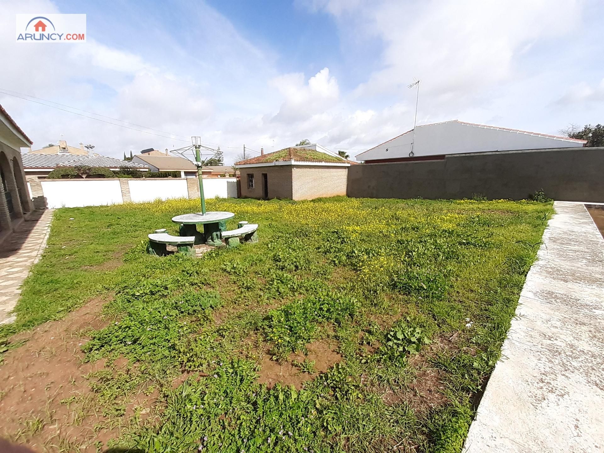 House or chalet for sale in Dos Hermanas  with Private garden, Storage room and Swimming Pool