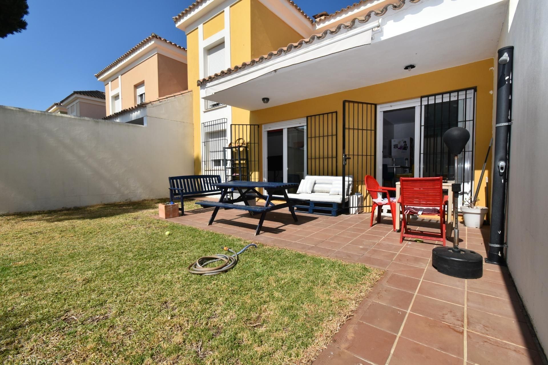 Jardí de Casa adosada en venda en Chiclana de la Frontera amb Aire condicionat, Jardí privat i Terrassa