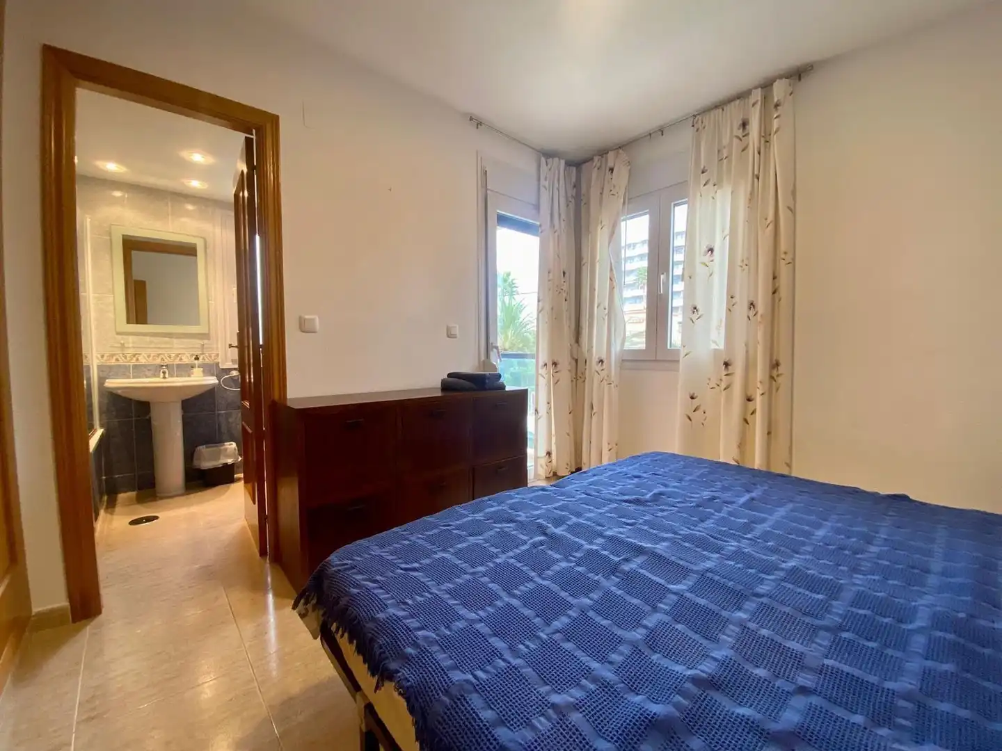 Dormitori de Apartament en venda en Calpe / Calp amb Terrassa i Piscina comunitària