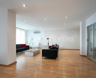 Sala d'estar de Apartament en venda en  Valencia Capital amb Aire condicionat, Calefacció i Parquet
