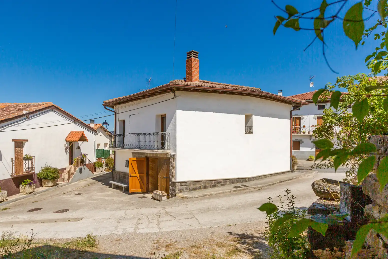 Vista exterior de Casa o chalet en venta en Lónguida / Longida con Calefacción, Jardín privado y Amueblado
