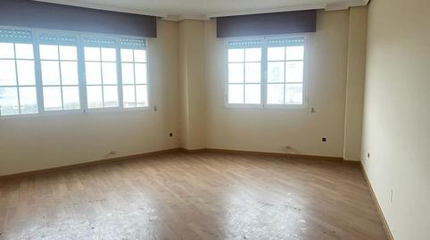 Foto 3 de Edifici en venda a Calle de Gustavo Adolfo Bécquer, 7, Cuatro Vientos, Ponferrada