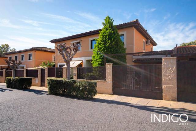 Casa adosada en Venta en Capricorn en Santa Faz