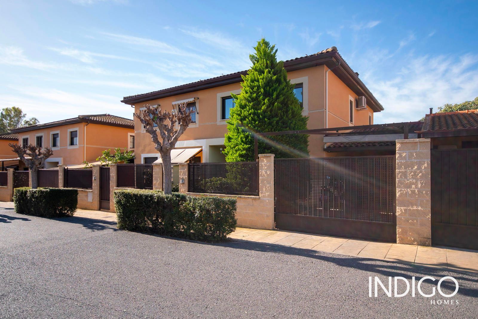 Exterior view of Single-family semi-detached for sale in Alicante / Alacant  with Air Conditioner, Private garden and Swimming Pool