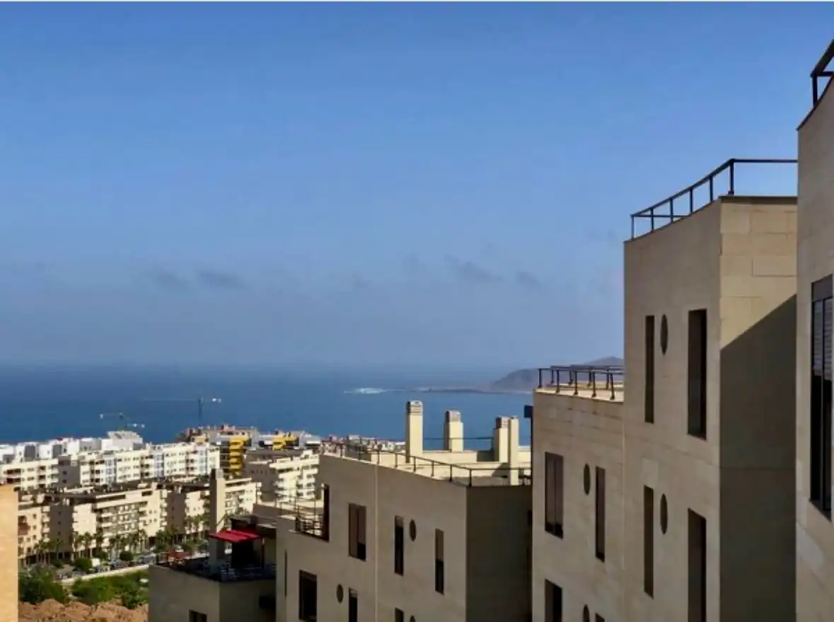 Vista exterior de Pis en venda en Las Palmas de Gran Canaria amb Traster