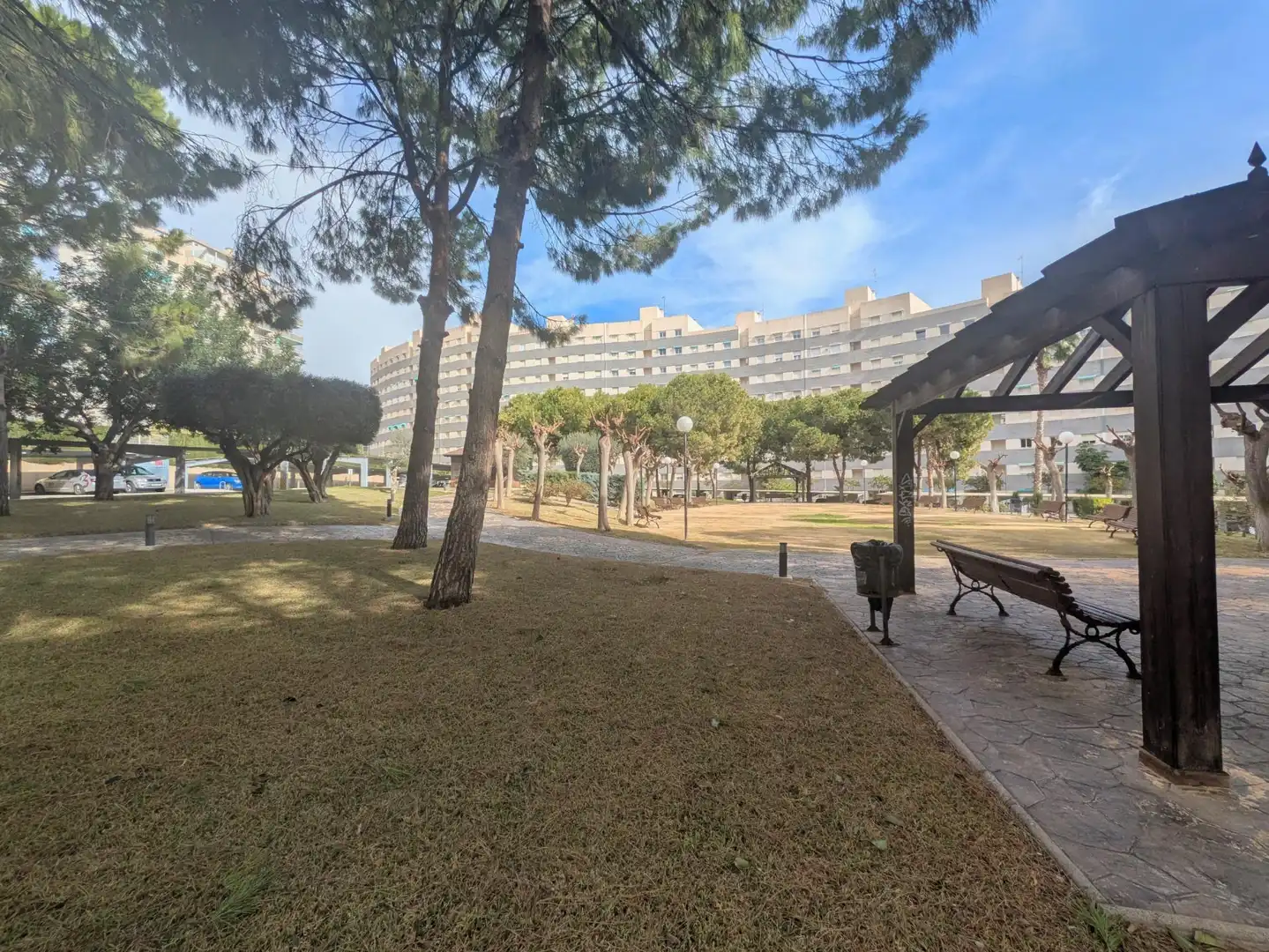 Vista exterior de Pis en venda en El Campello amb Balcó i Piscina comunitària