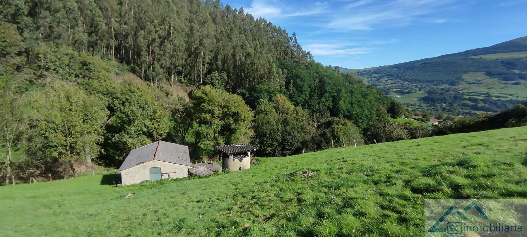 Vista exterior de Casa o xalet en venda en Corvera de Toranzo