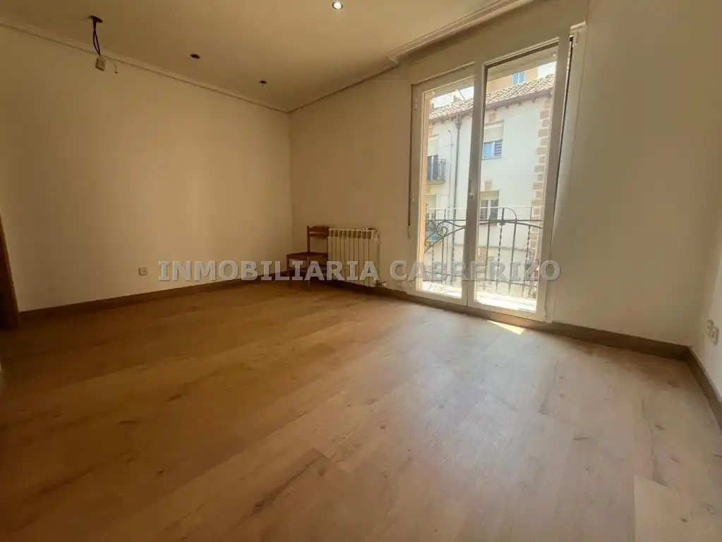 Apartamento en venta en  Logroño con Calefacción, Parquet y Terraza