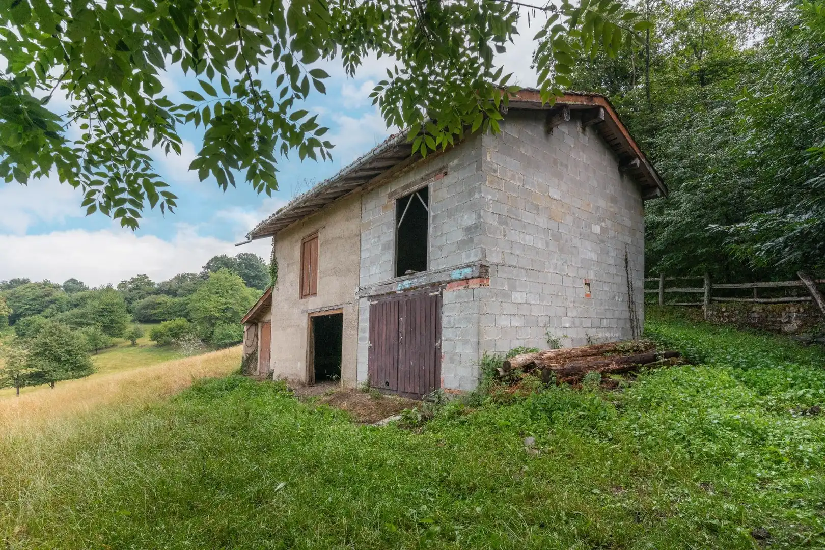Vista exterior de Finca rústica en venta en Sobrescobio con Jardín privado, Terraza y Amueblado