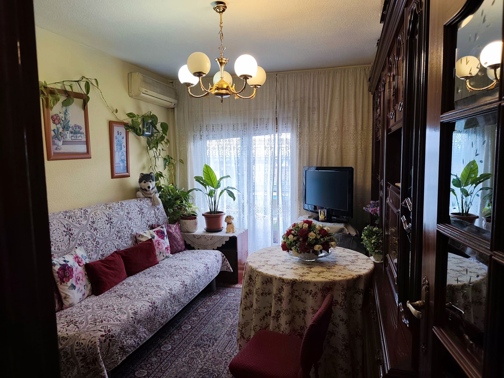 Living room of Flat for sale in Coslada  with Parquet flooring, Terrace and Furnished