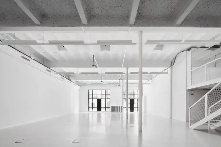 Business premises to rent in CAMPS ELISIS 9
