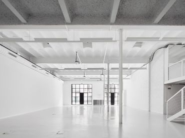 Business premises to rent in CAMPS ELISIS 9