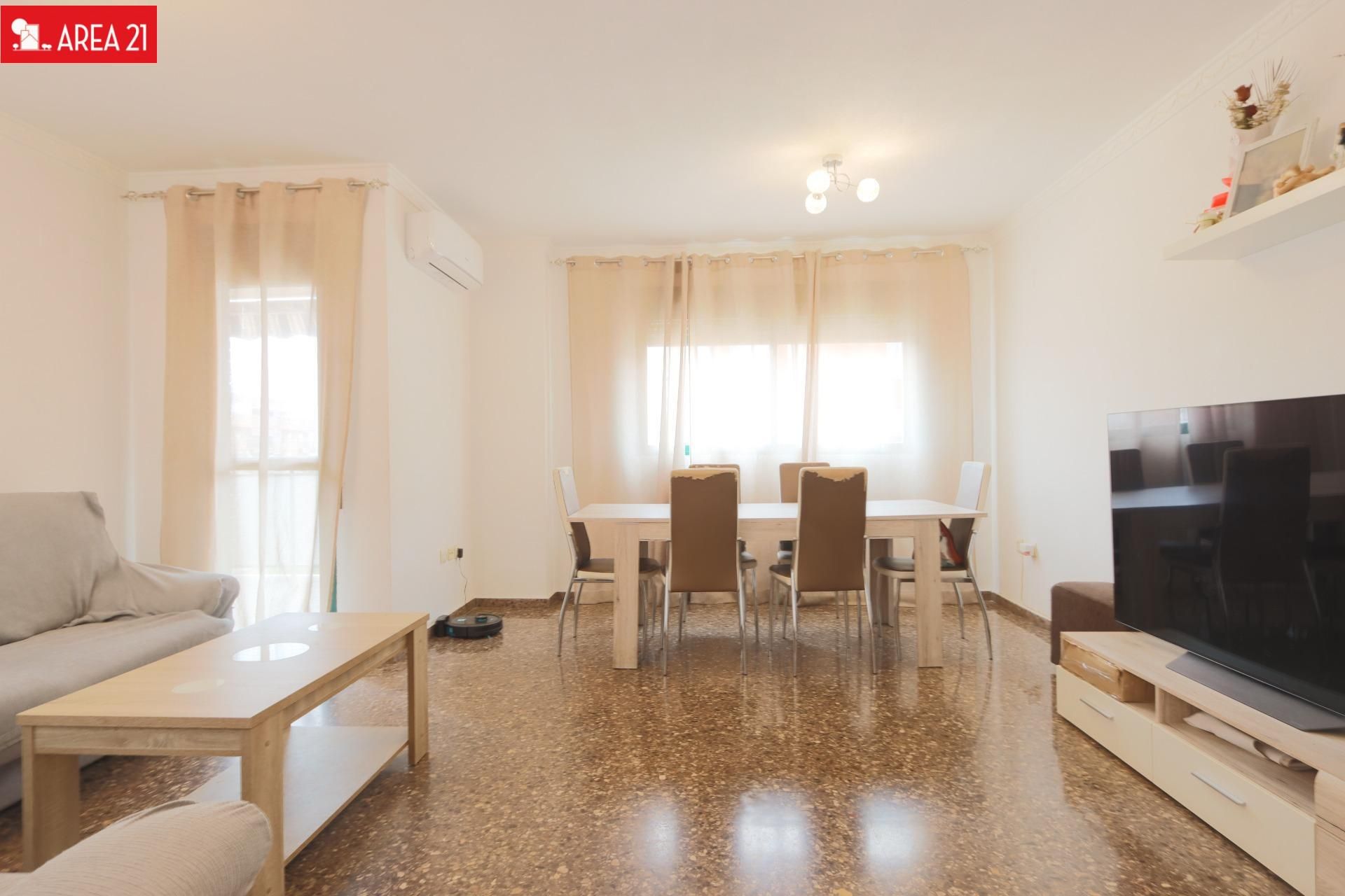 Sala d'estar de Pis en venda en Paterna amb Aire condicionat, Terrassa i Balcó
