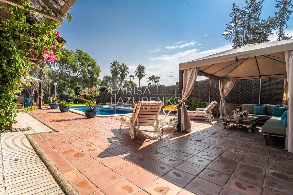 Terrassa de Casa o xalet en venda en Tarragona amb Aire condicionat, Calefacció i Jardí privat