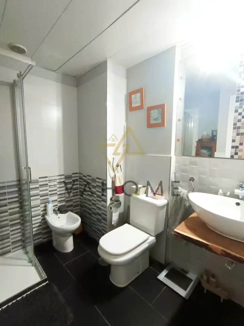 Badezimmer von Wohnung zum Verkauf in Ciempozuelos mit Klimaanlage, Heizung und Privatgarten