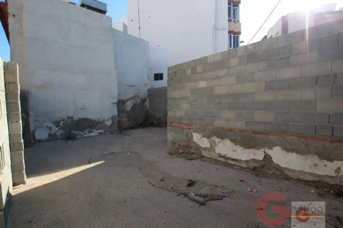 Terrenos y solares en venta en Motril  ciudad