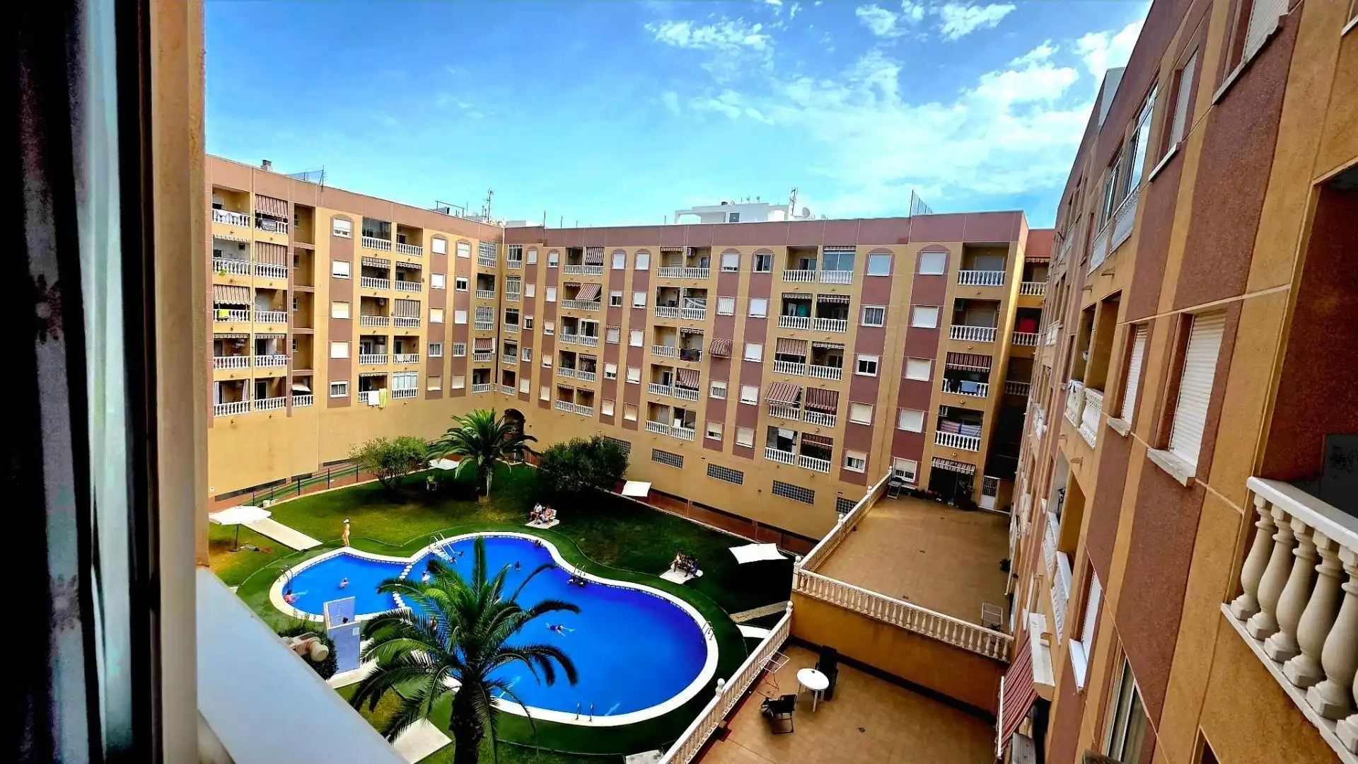Apartamento con piscina en venta en Calle Calle Villa Madrid