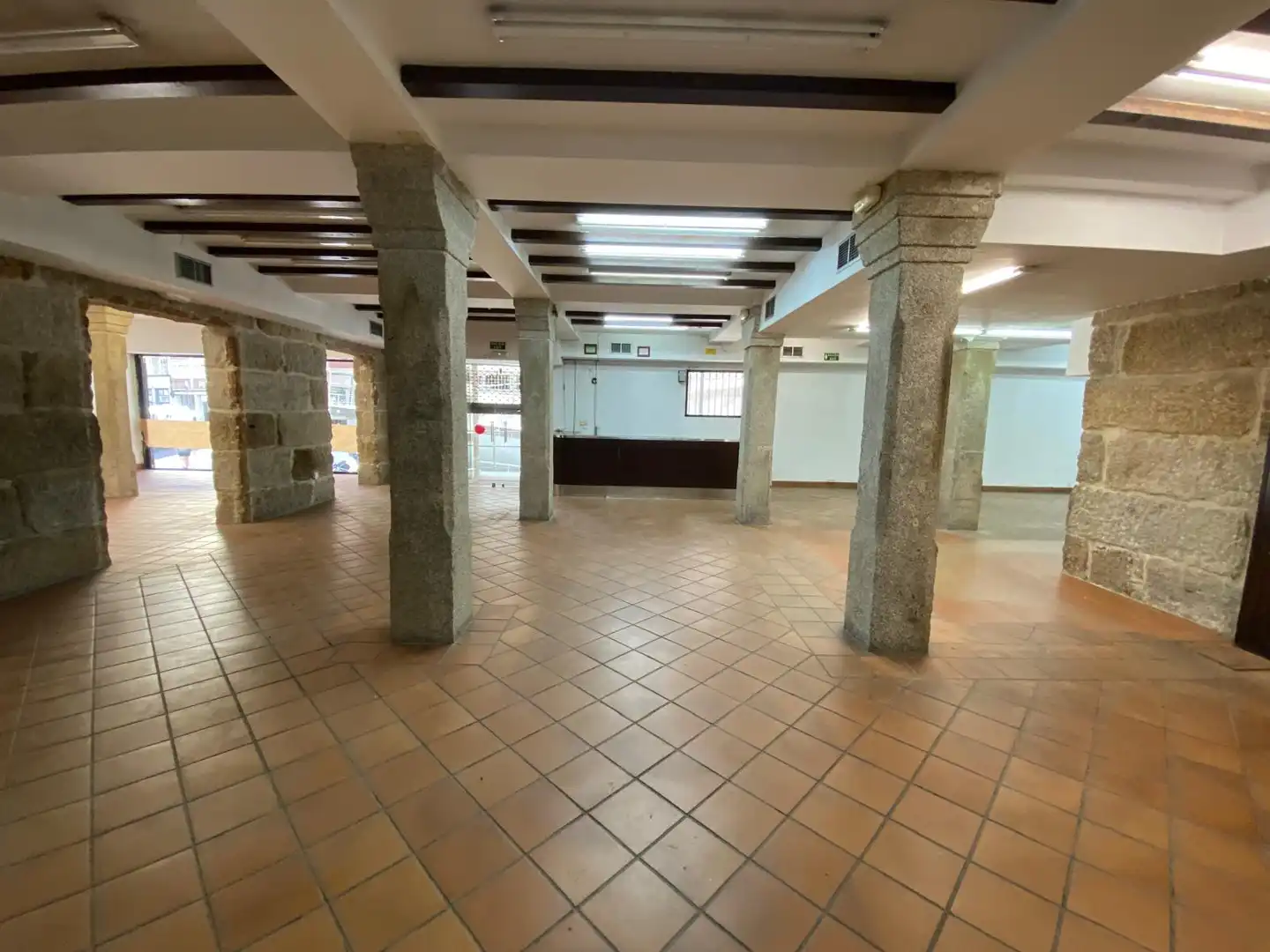 Local de alquiler en Ourense Capital  con Calefacción, Terraza y Amueblado