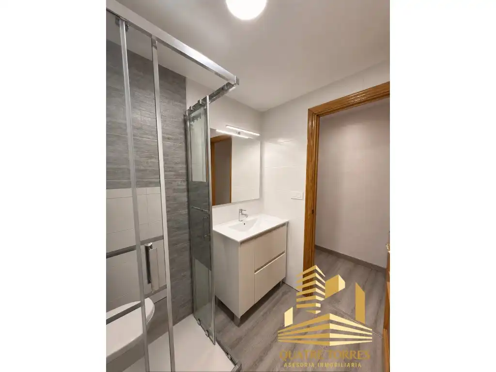 Bathroom of Flat for rent in Aldaia