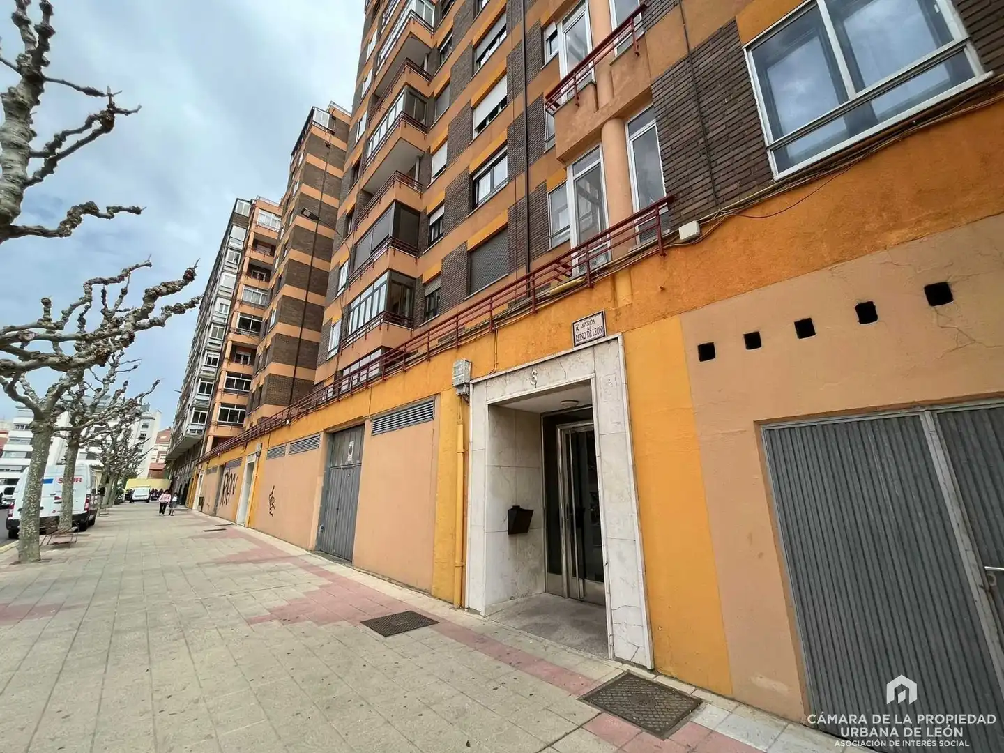Exterior view of Flat for rent in León Capital   with Heating and Furnished