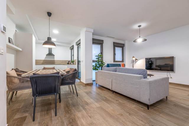 Piso en Venta en Calle JOSE LUIS PEREZ PUJADAS en Parque Lagos