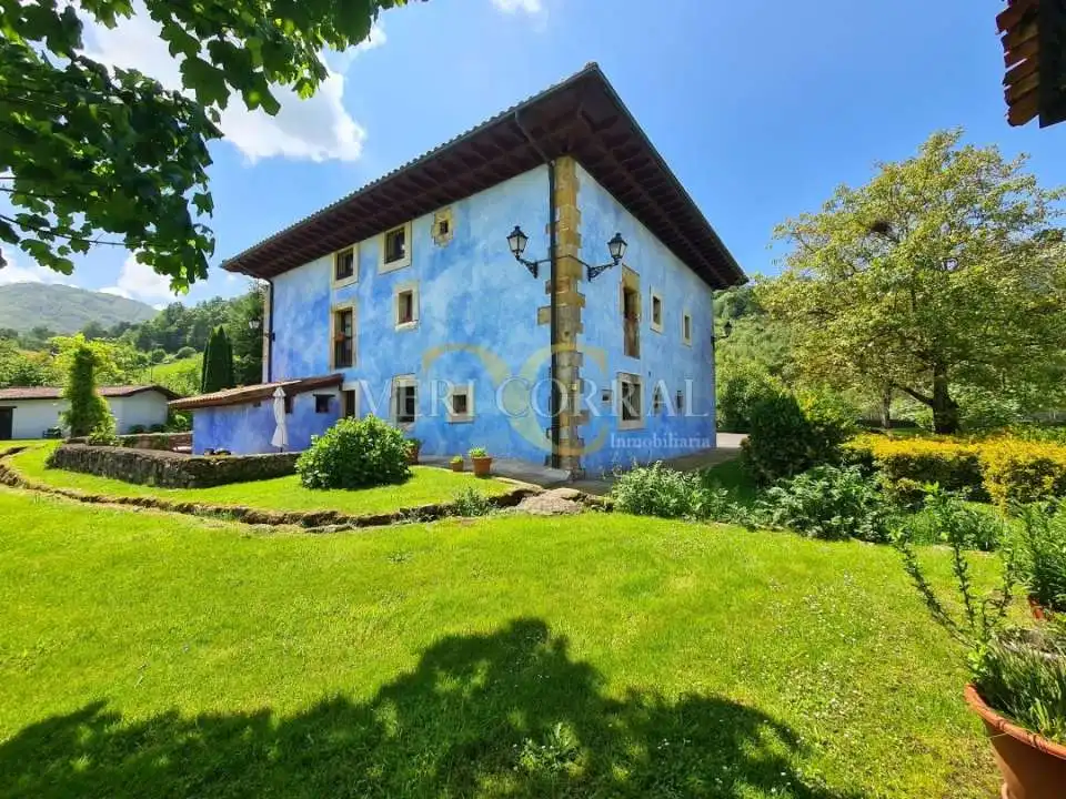 Exterior view of Buildings for sale in Cangas de Onís
