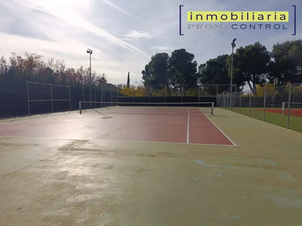 Chalet con terraza en venta en Calle Río Aragón 4, imagen 33
