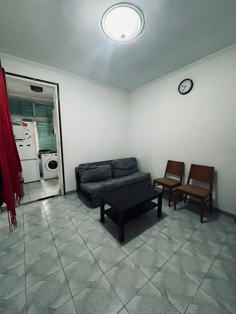 Sala d'estar de Pis en venda en L'Hospitalet de Llobregat amb Traster, Moblat i Forn