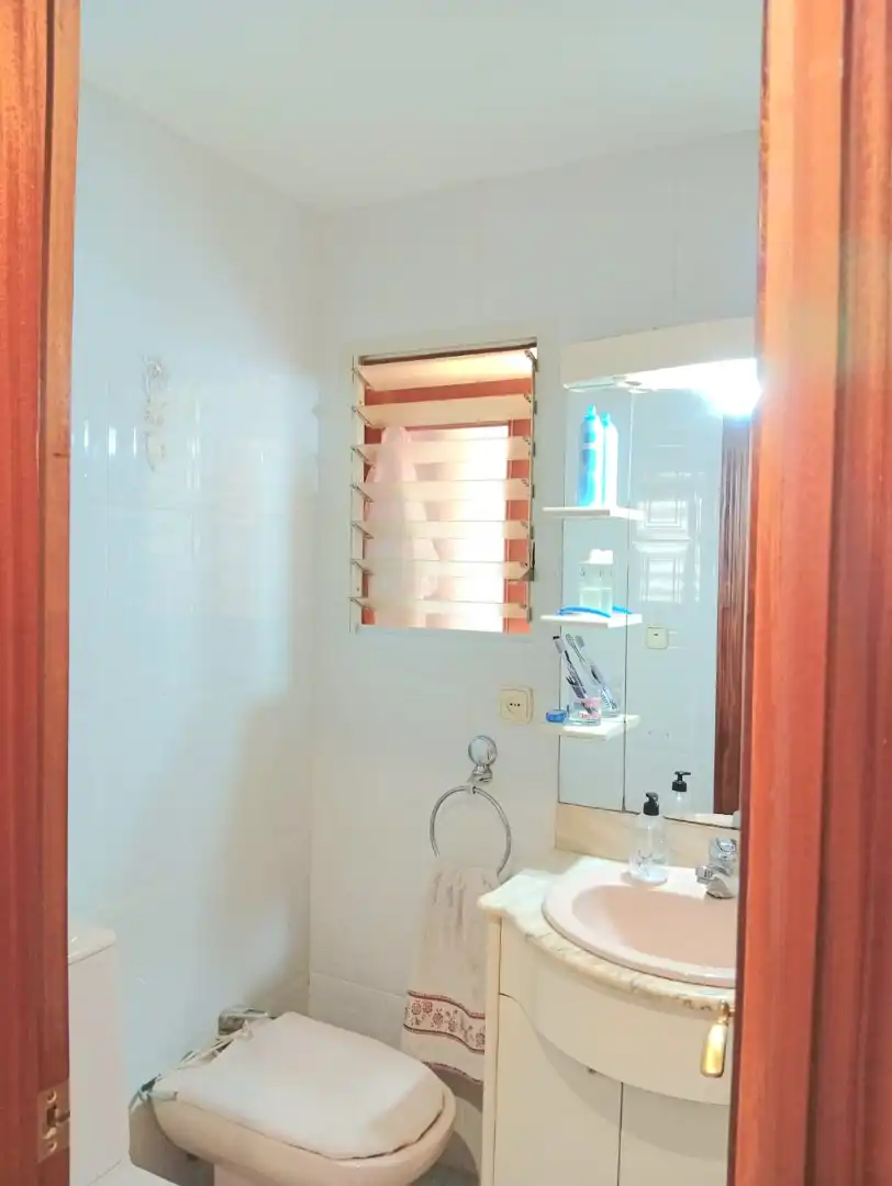 Badezimmer von Wohnung zum Verkauf in Valencia mit Klimaanlage, Möbliert und Ofen