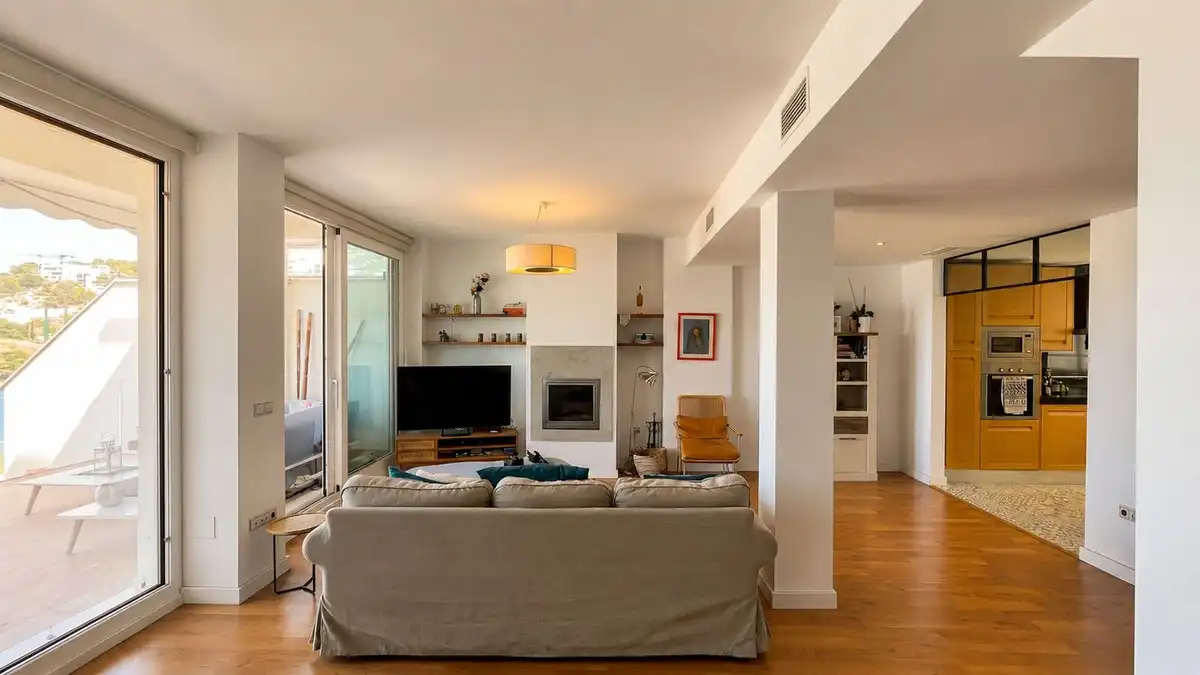 Sala d'estar de Casa adosada en venda en Málaga amb Aire condicionat, Terrassa i Traster