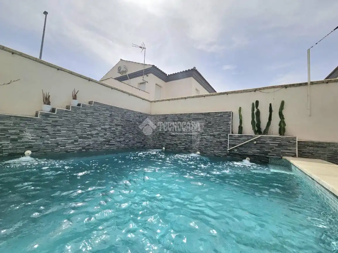 Swimming pool of Detached homes for sale in Almensilla