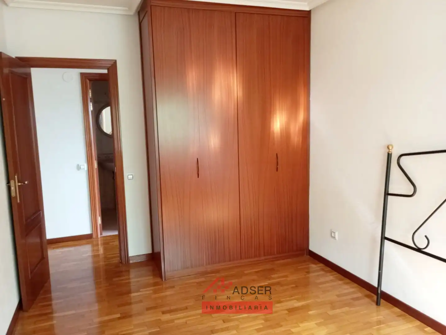 Pis en venda en  Logroño amb Calefacció, Parquet i Traster