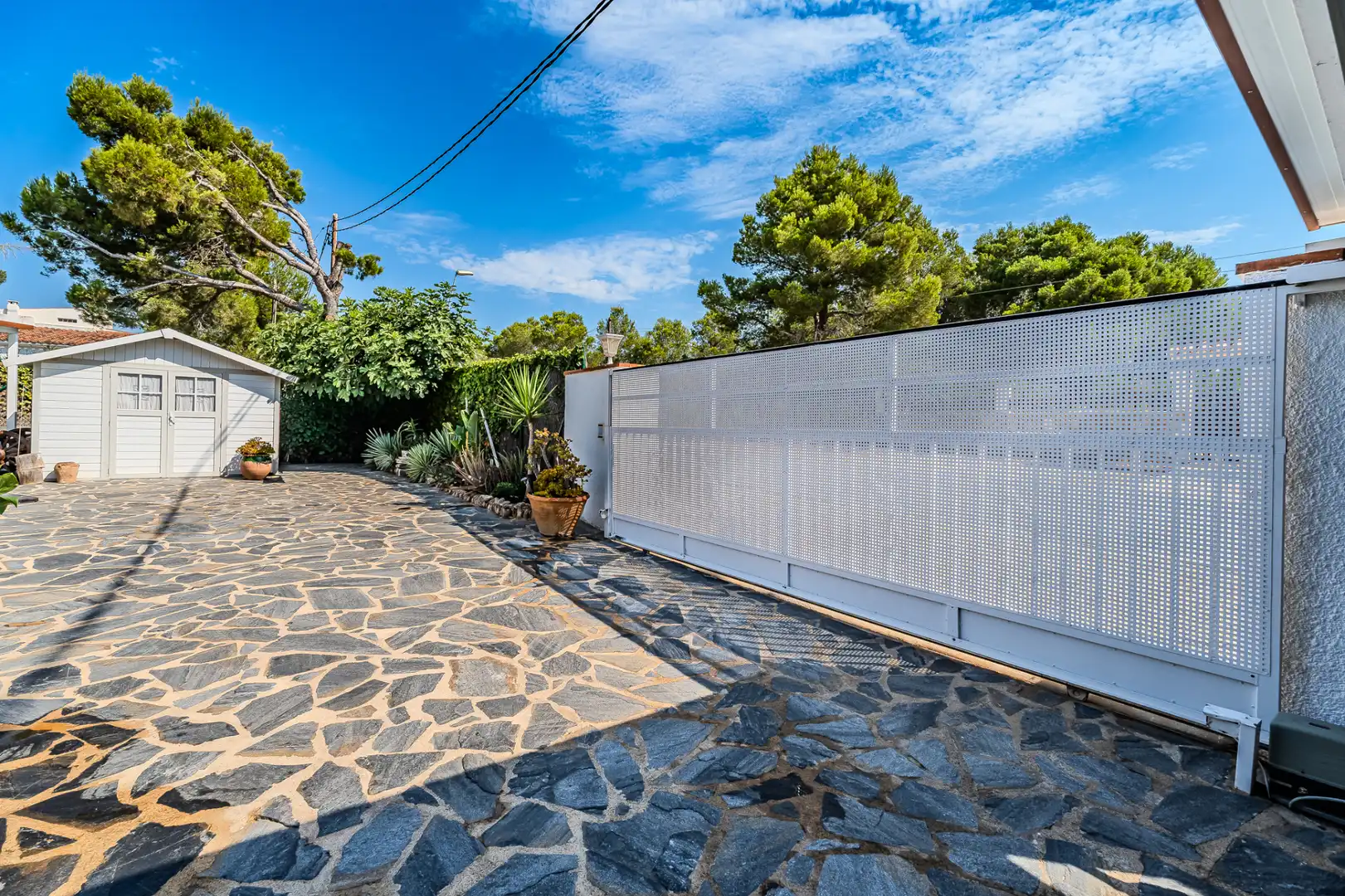 Vista exterior de Casa o xalet en venda en L'Ametlla de Mar  amb Aire condicionat, Calefacció i Jardí privat