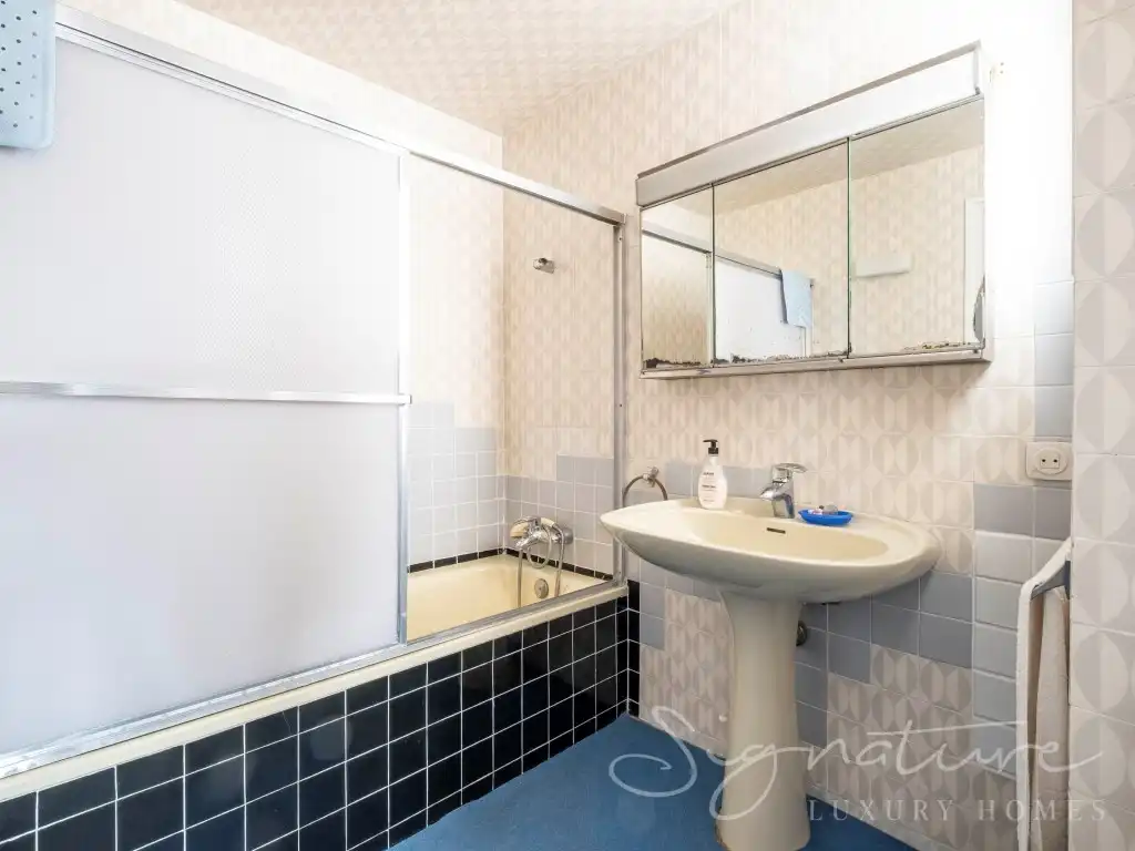 Baño de Edificio en venta en L'Hospitalet de Llobregat