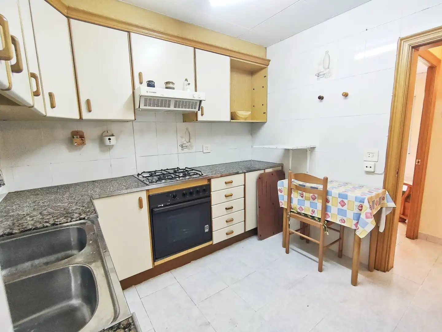 Kitchen of Flat for sale in Berga  with Heating, Furnished and Balcony