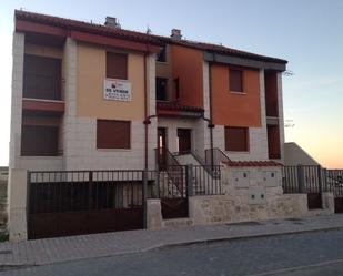 Vista exterior de Casa adosada en venda en Cuéllar amb Balcó