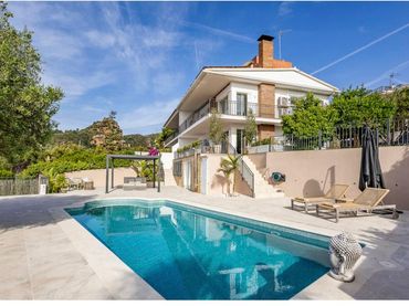 Casa con balcón en venta en Bruguers