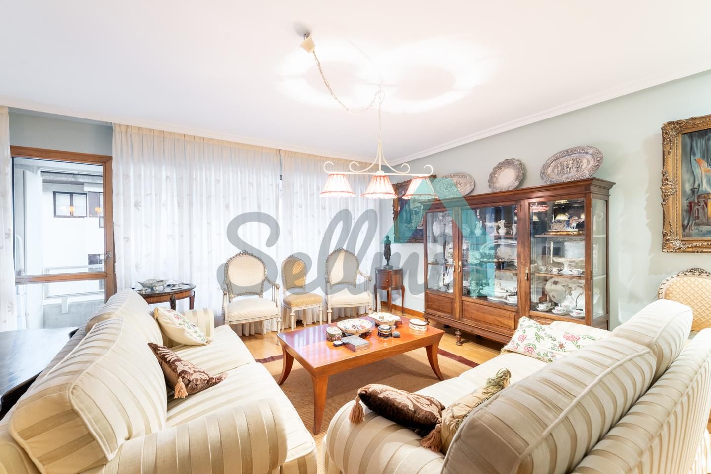 Living room of Flat for sale in Oviedo   with Heating, Parquet flooring and Terrace