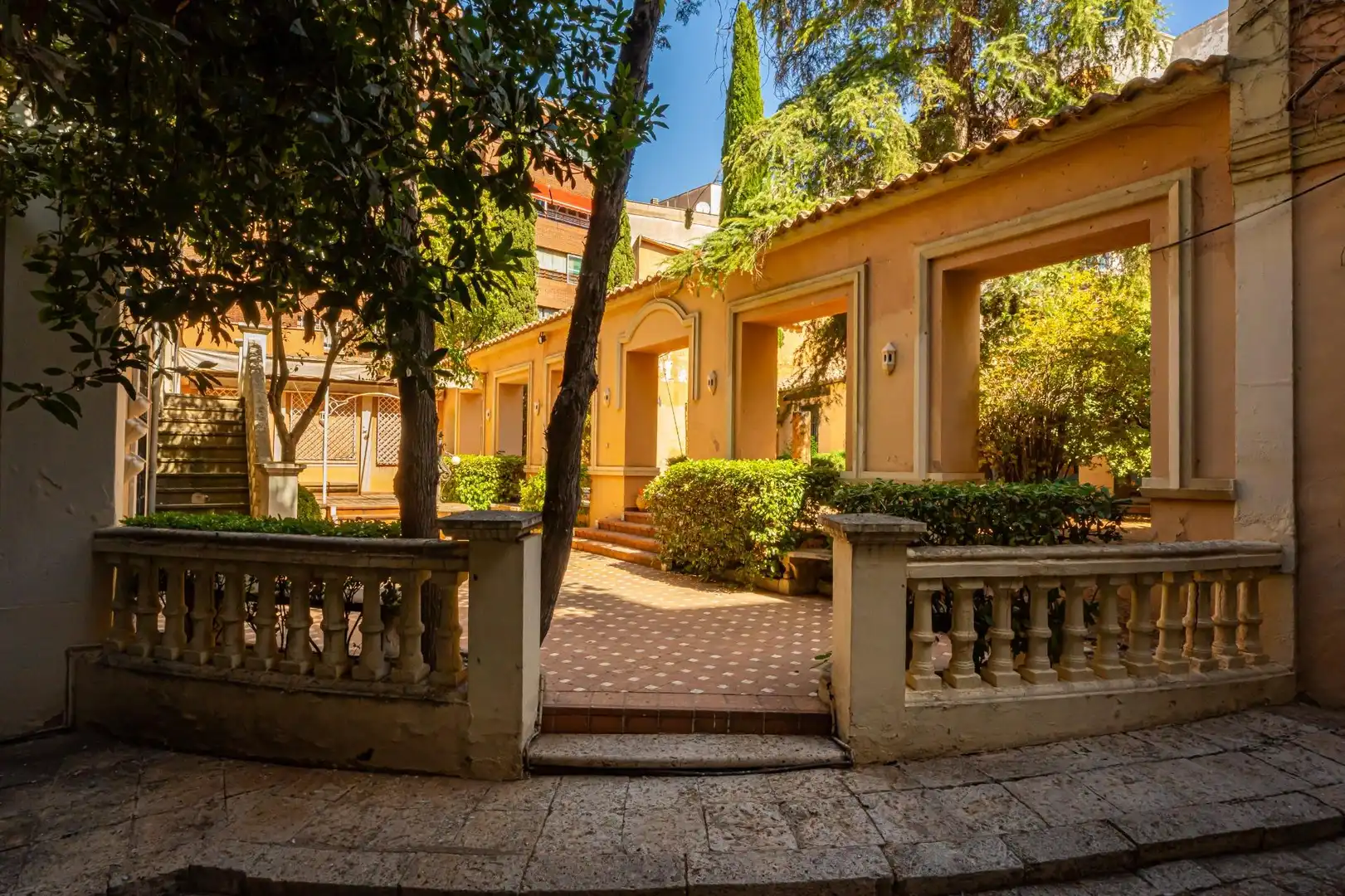 Vista exterior de Casa o xalet en venda en Valdepeñas amb Calefacció i Piscina comunitària