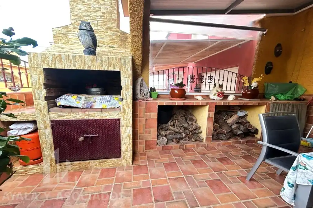 Casa adosada en venta en La Magdalena - Molinos Marfagones