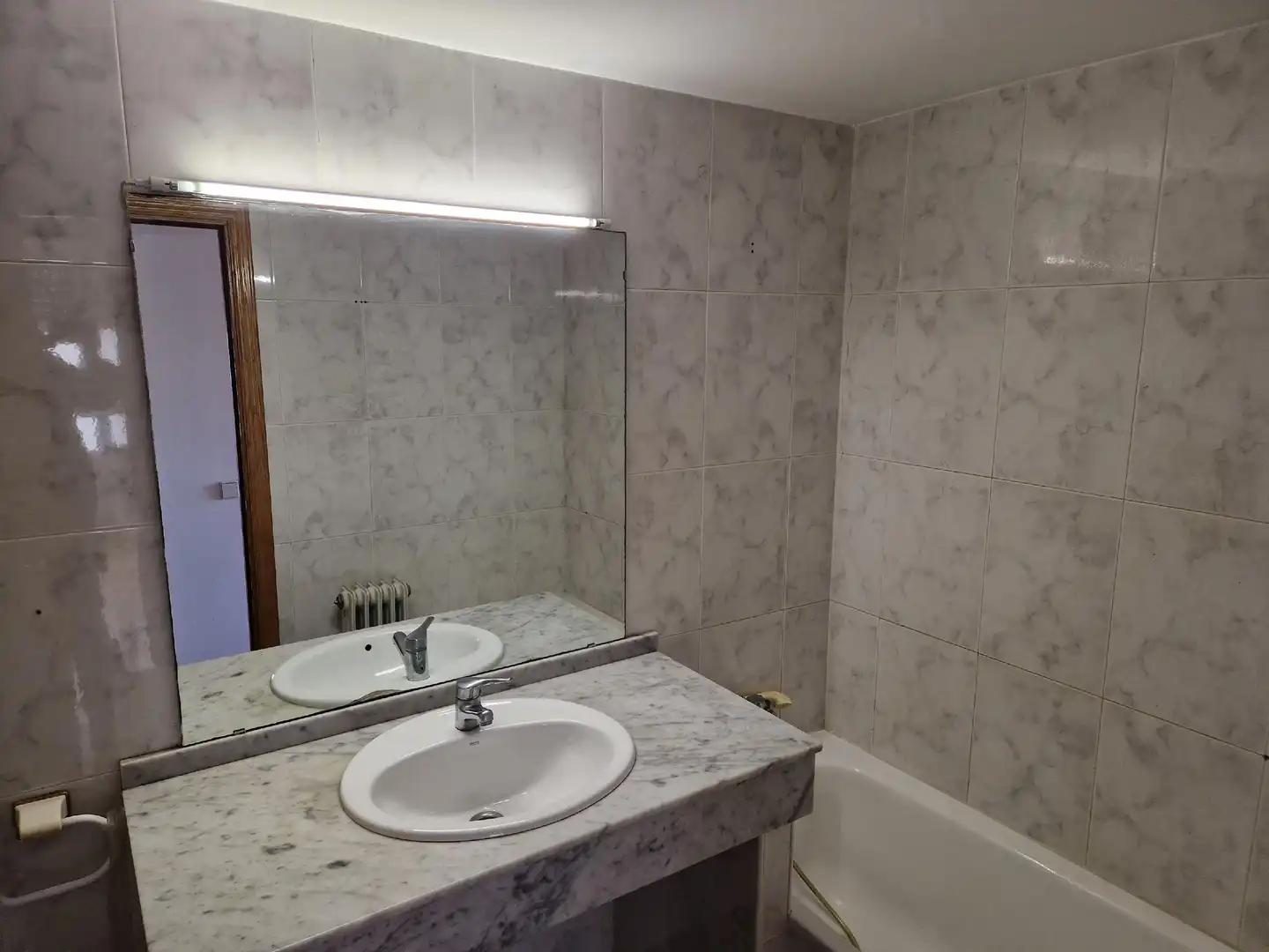Baño de Piso en venta en Lleida con Aire acondicionado, Calefacción y Terraza