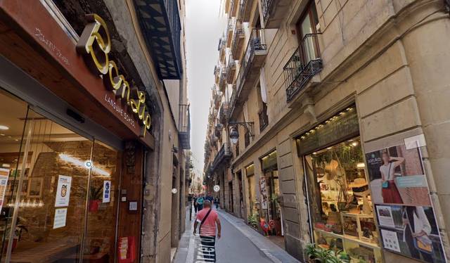 Piso en Venta en Carrer d'Avinyó en Barri Gòtic