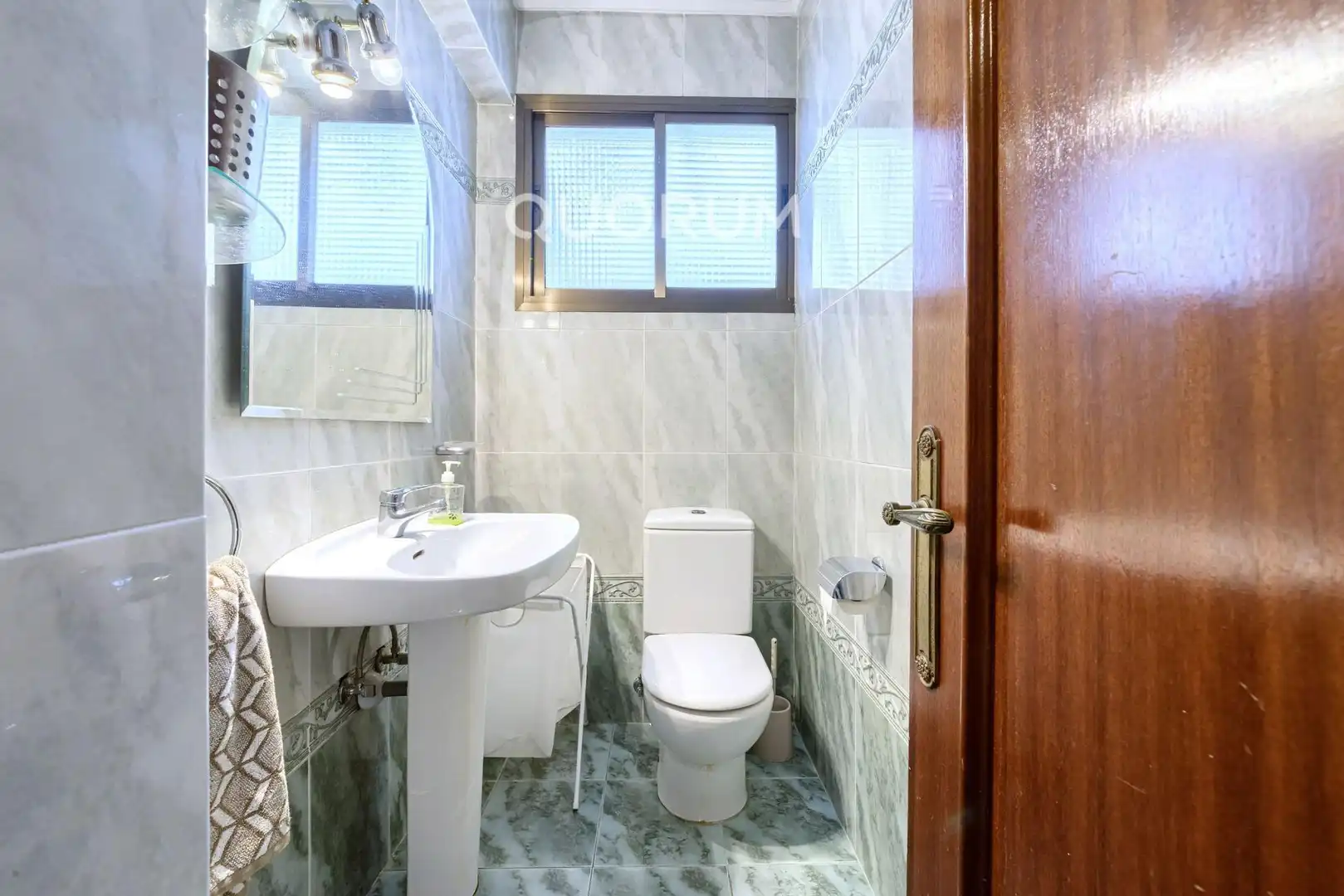 Badezimmer von Wohnung zum Verkauf in Basauri  mit Heizung, Möbliert und Balkon