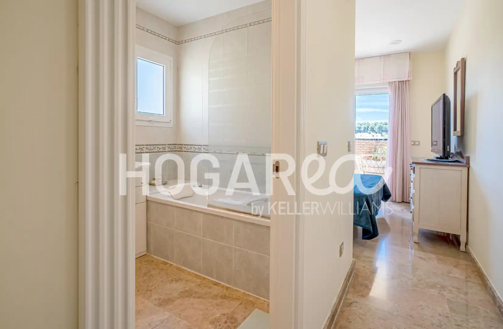 Dormitori de Àtic en venda en Mijas amb Aire condicionat, Jacuzzi i Piscina comunitària