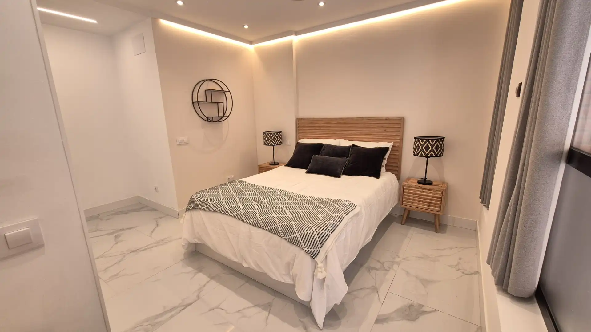 Habitación de Dúplex en venta en Madrid con Aire acondicionado y Calefacción