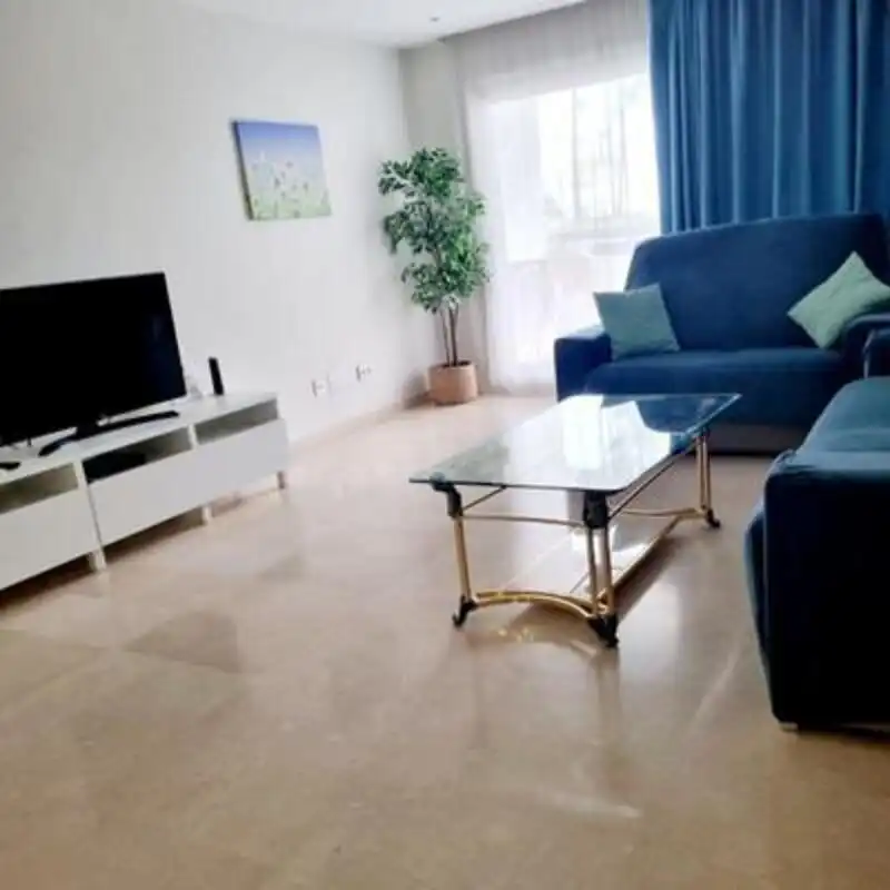 Sala de estar de Apartamento de alquiler en Estepona con Aire acondicionado, Calefacción y Terraza
